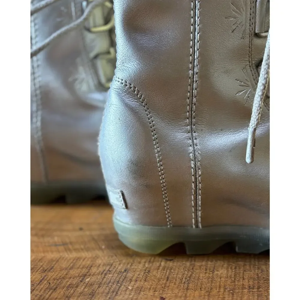 Sorel Joan of Arctic x Disney Frozen Wedge Boots Girls Size‎ 4 Silver Boots